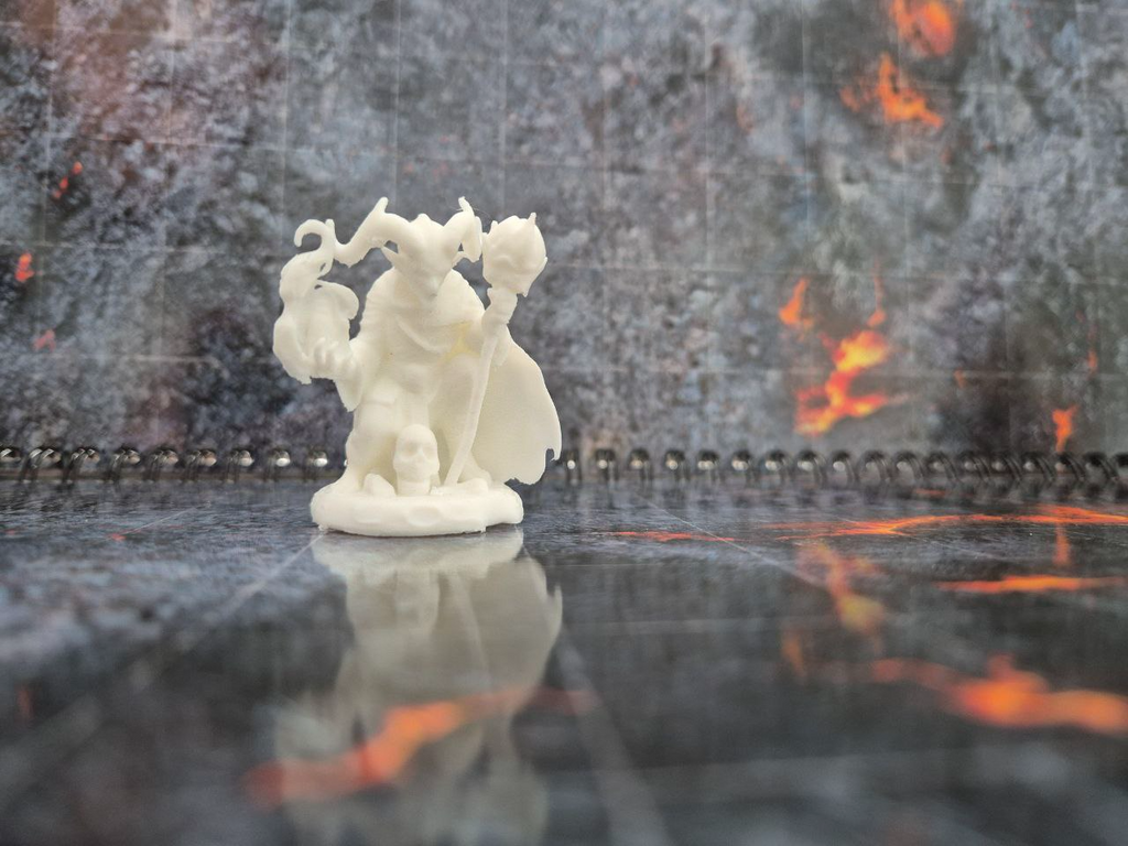 miniatura di warlock tiefling villain DnD