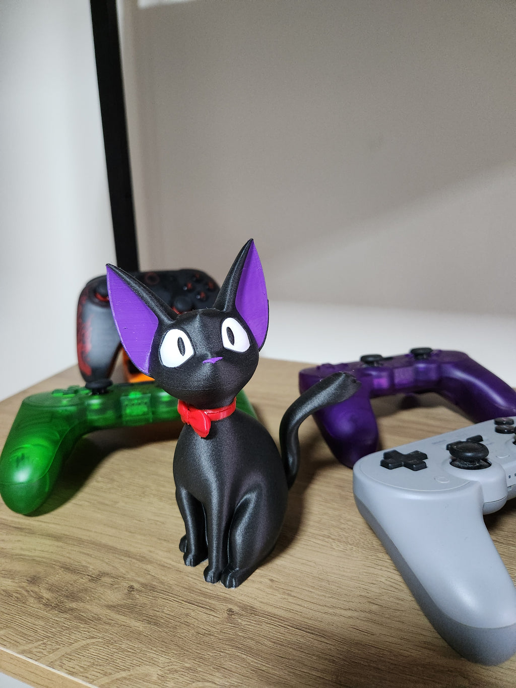 Jiji Cat Figurine – Articulated Neck Model