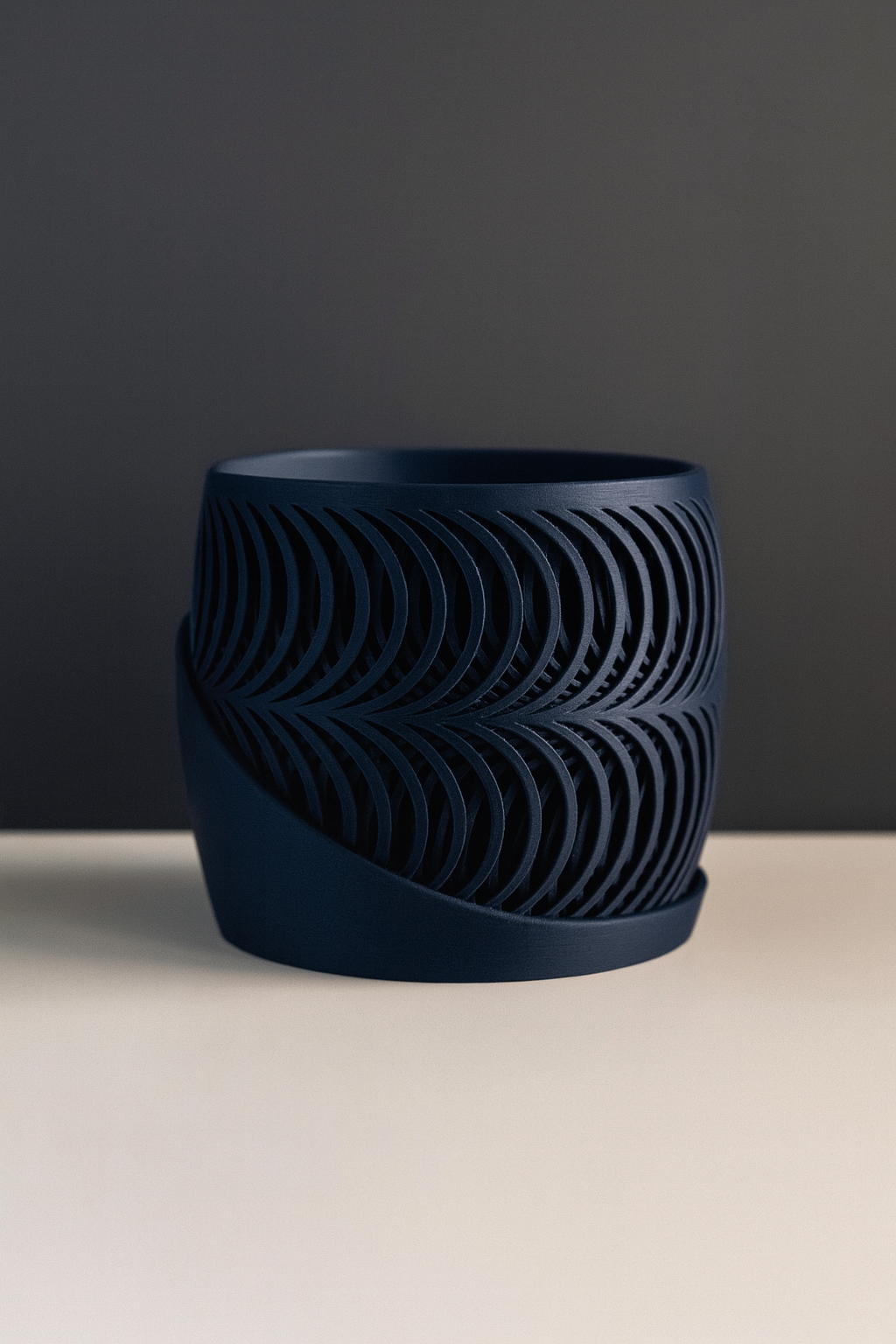 Double wave planter with drip tray