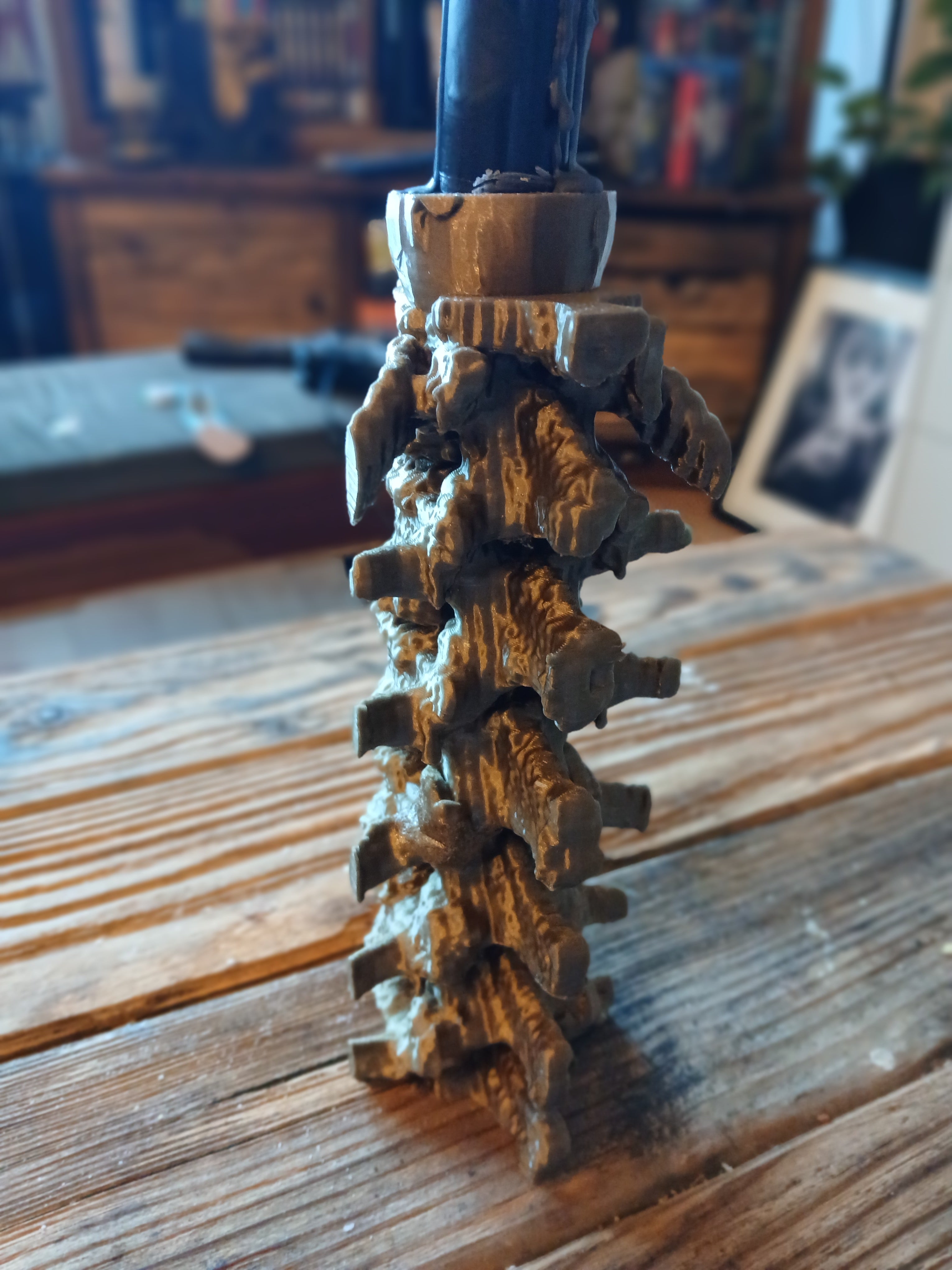 Wirbelsäule Kerzenhalter - free commercial licence