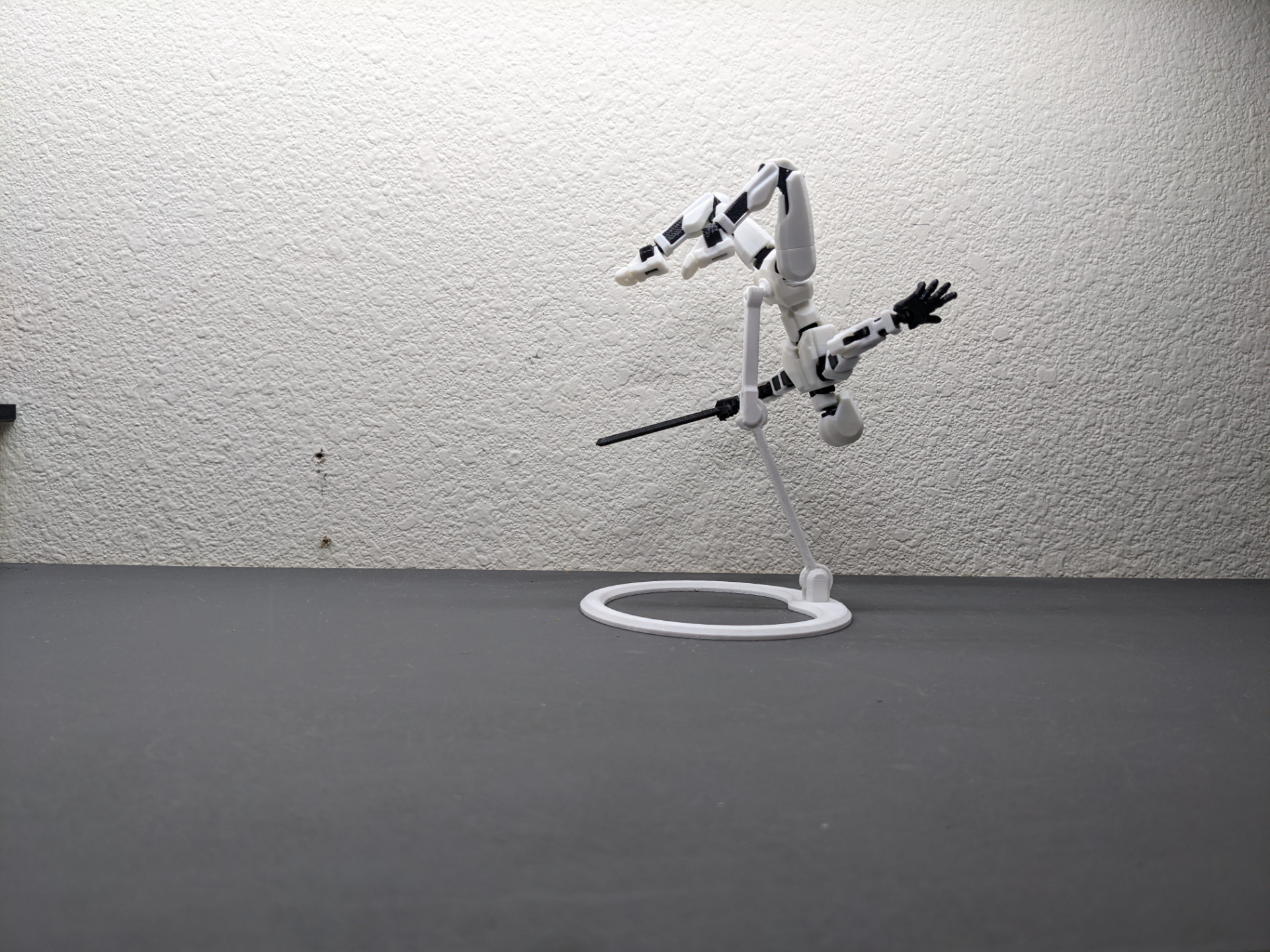 Dummy 13 Locking Stand