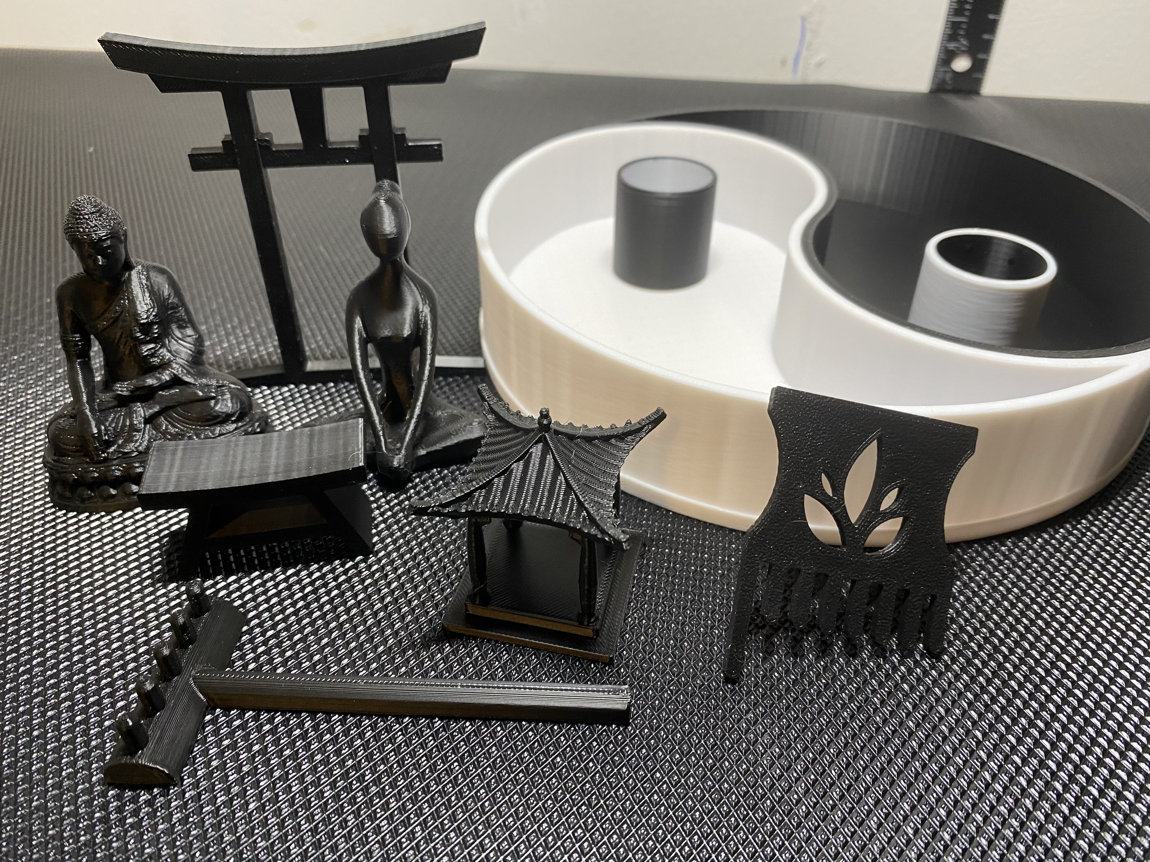 Yin Yang Zen Garden With Accessories And Lid