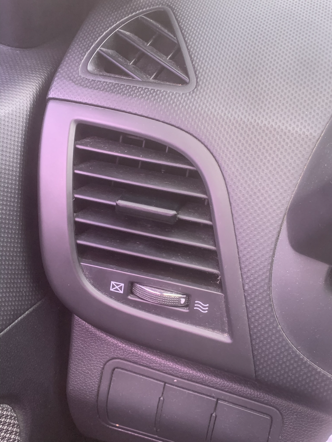 Vent Slides for Hyundai Accent 2013