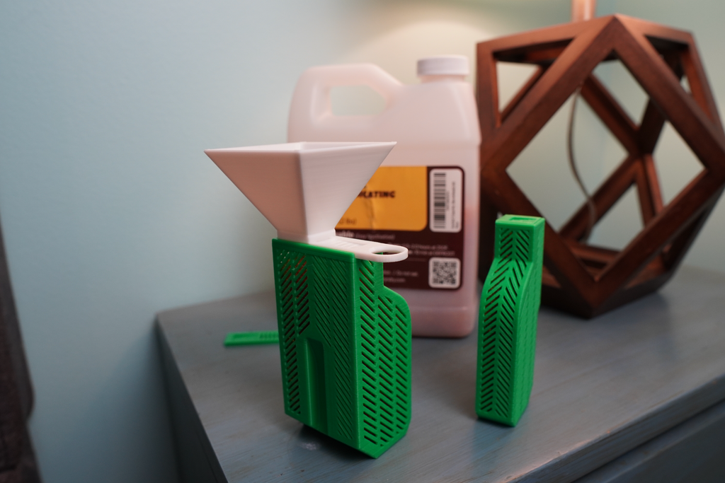 AMS Desiccant Holder Funnel – Slots Into Lid!