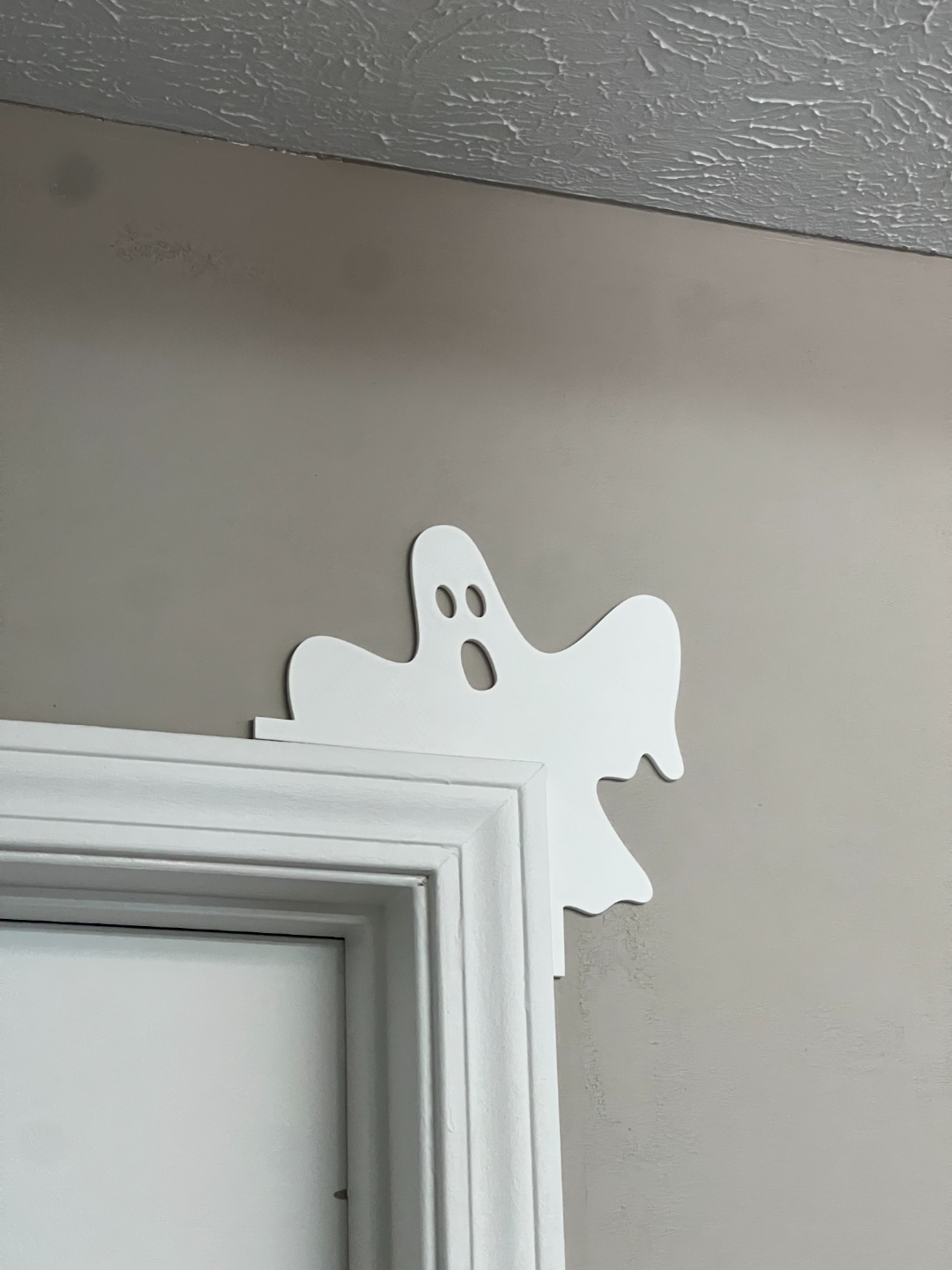 Ghost Door Corner Decoration
