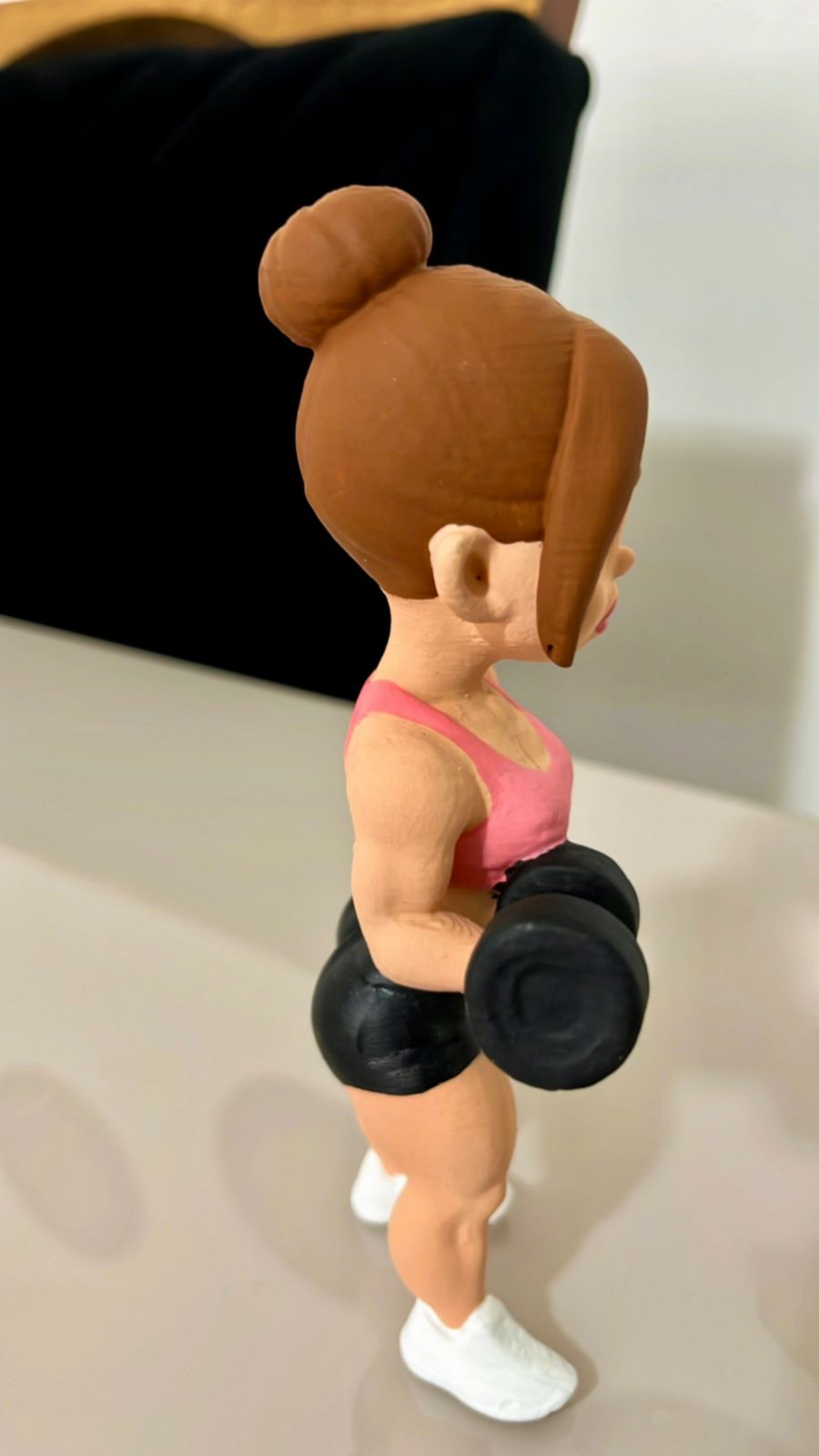 Menina fitness academia musculação crossfit