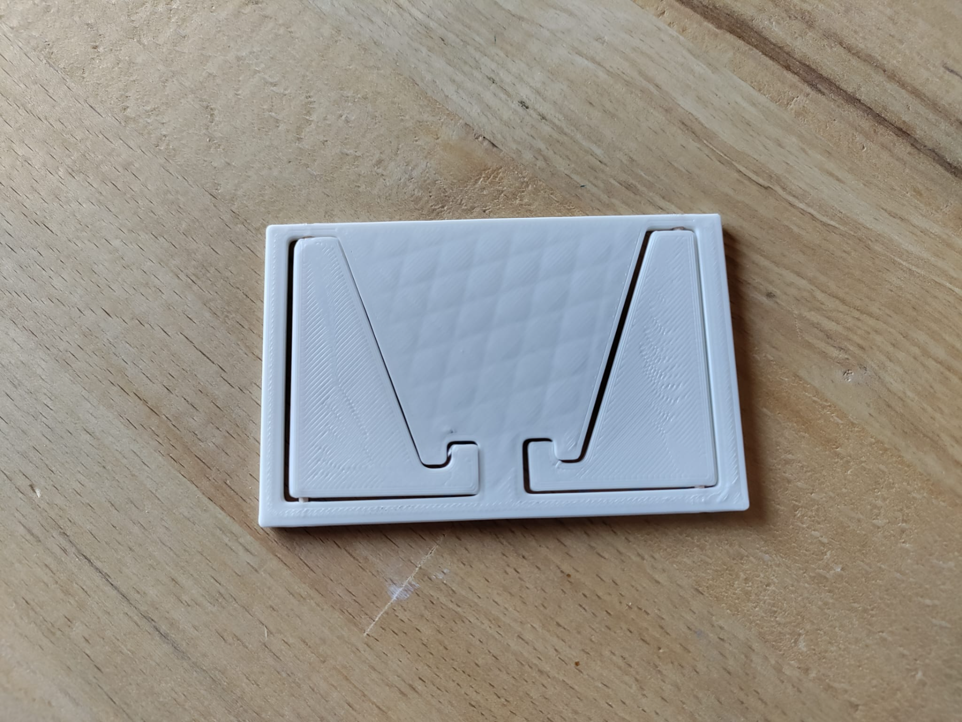 Phone Stand minimalistic design / Credit Card sized - Kit card