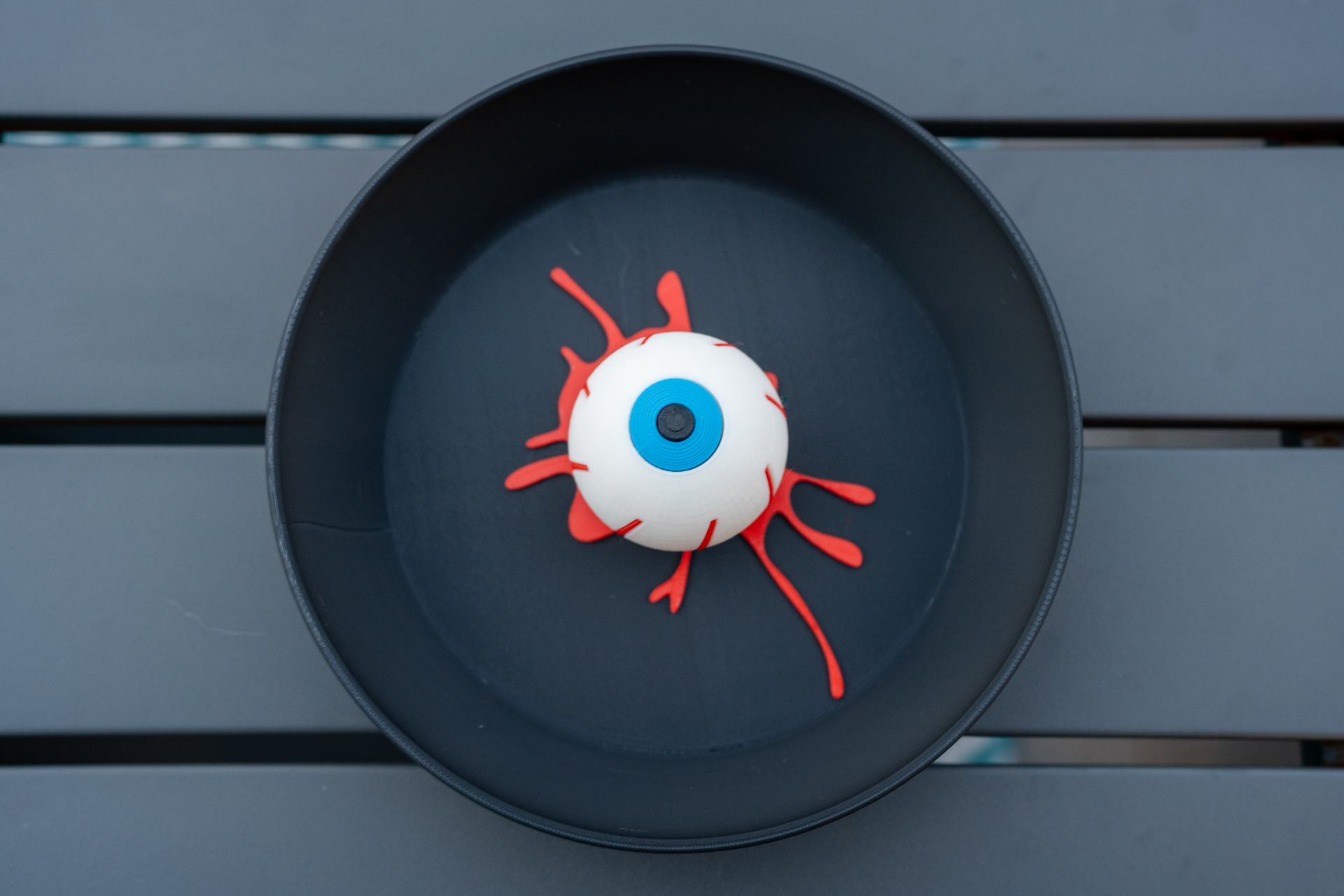 Halloween bloodshot eye candy bowl (no AMS)