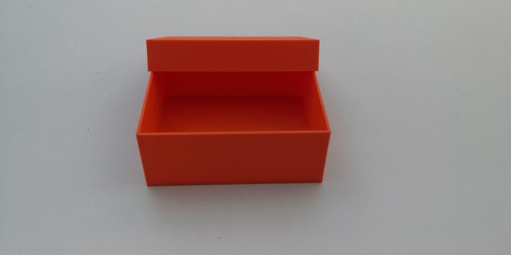 small box with lid 62mm x 50mm x 23mm