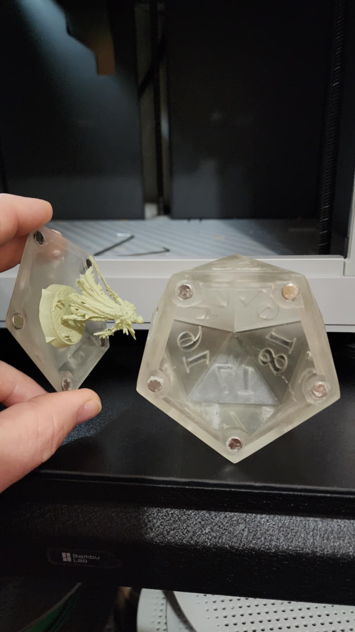 d20 mini holder