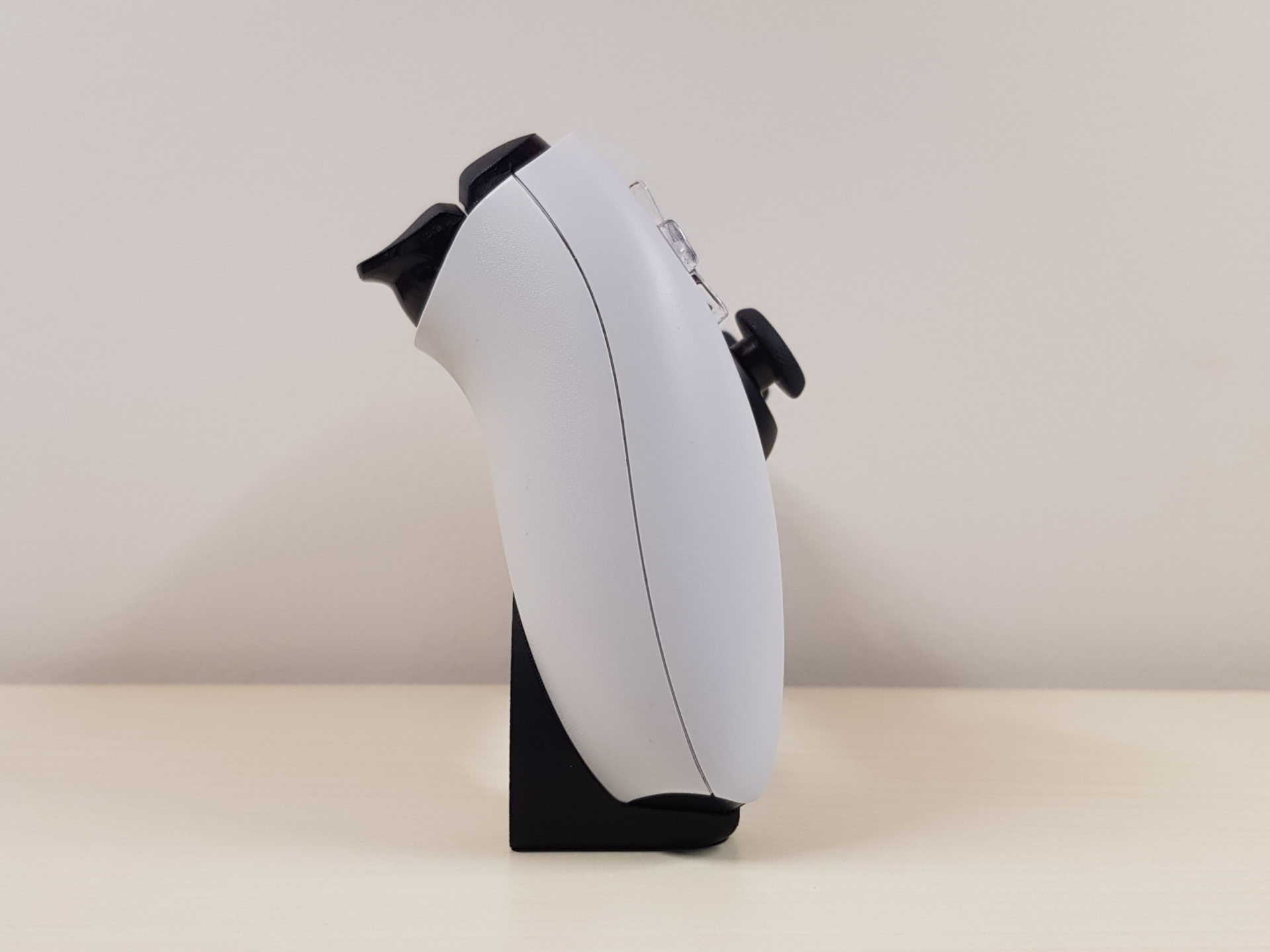 Invisible PS5 Controller Holder Minimalist