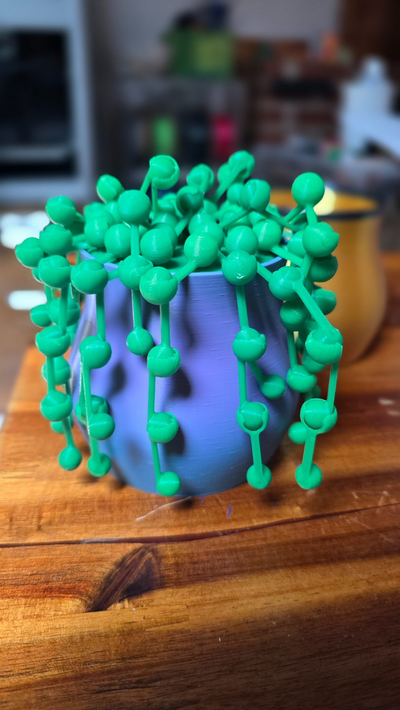 Plant Pot (ForgeCore String of Pearls Compatible)
