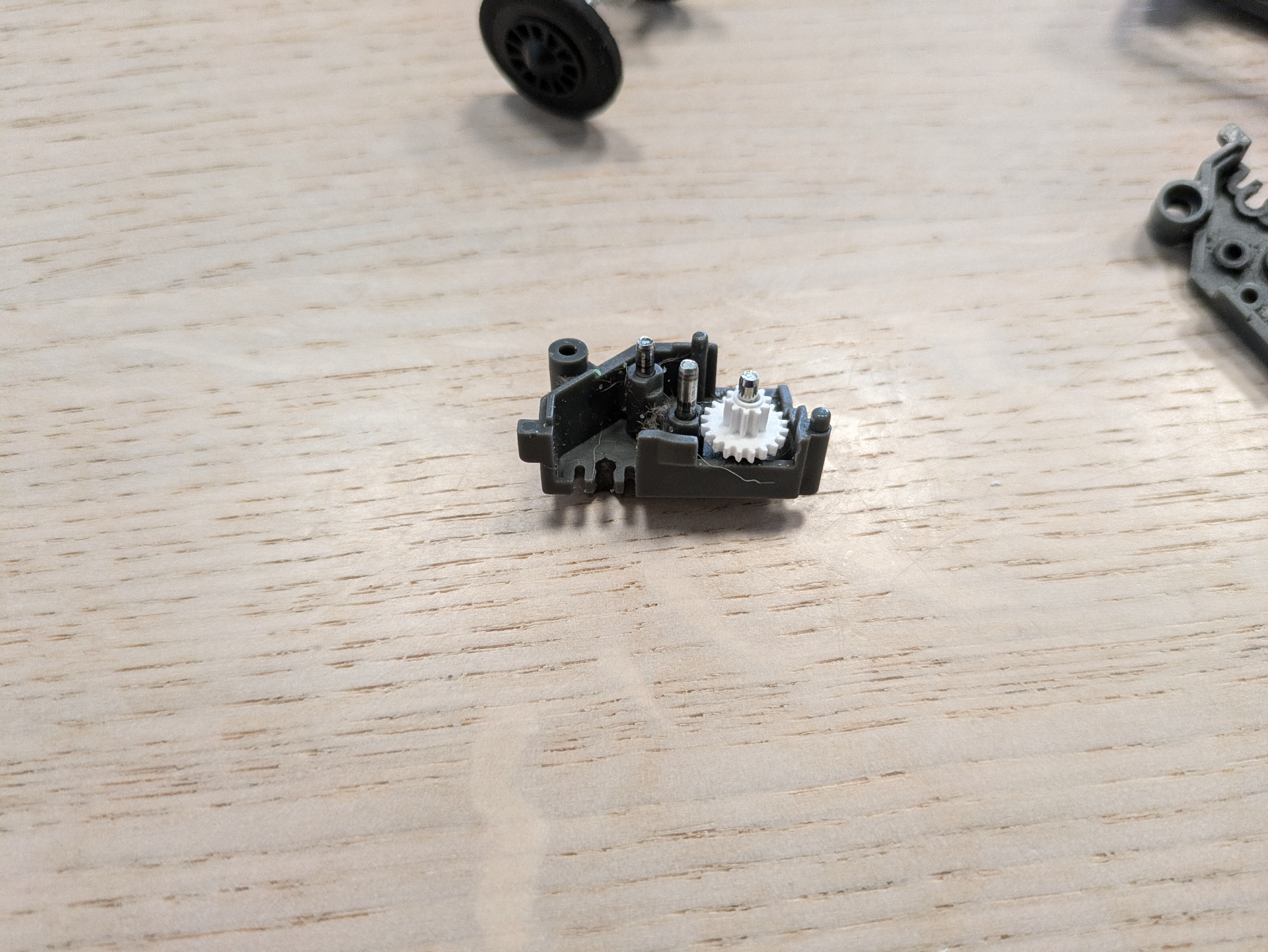 Gear replacement for Playtive train