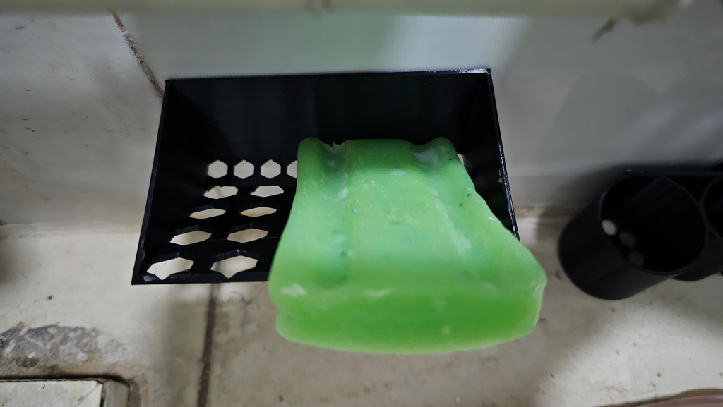 This is a soap box that can hold soap，肥皂盒