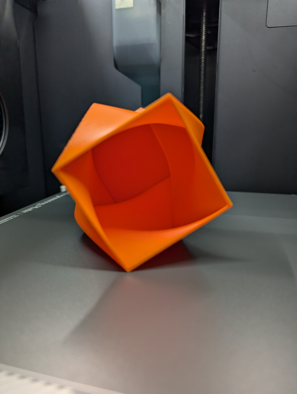 Square curvy vase/ pencil cup