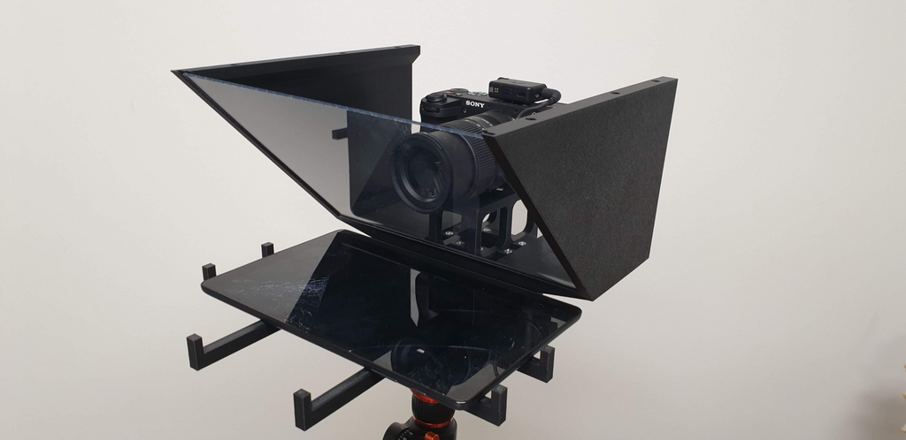 Teleprompter for tablet or screen