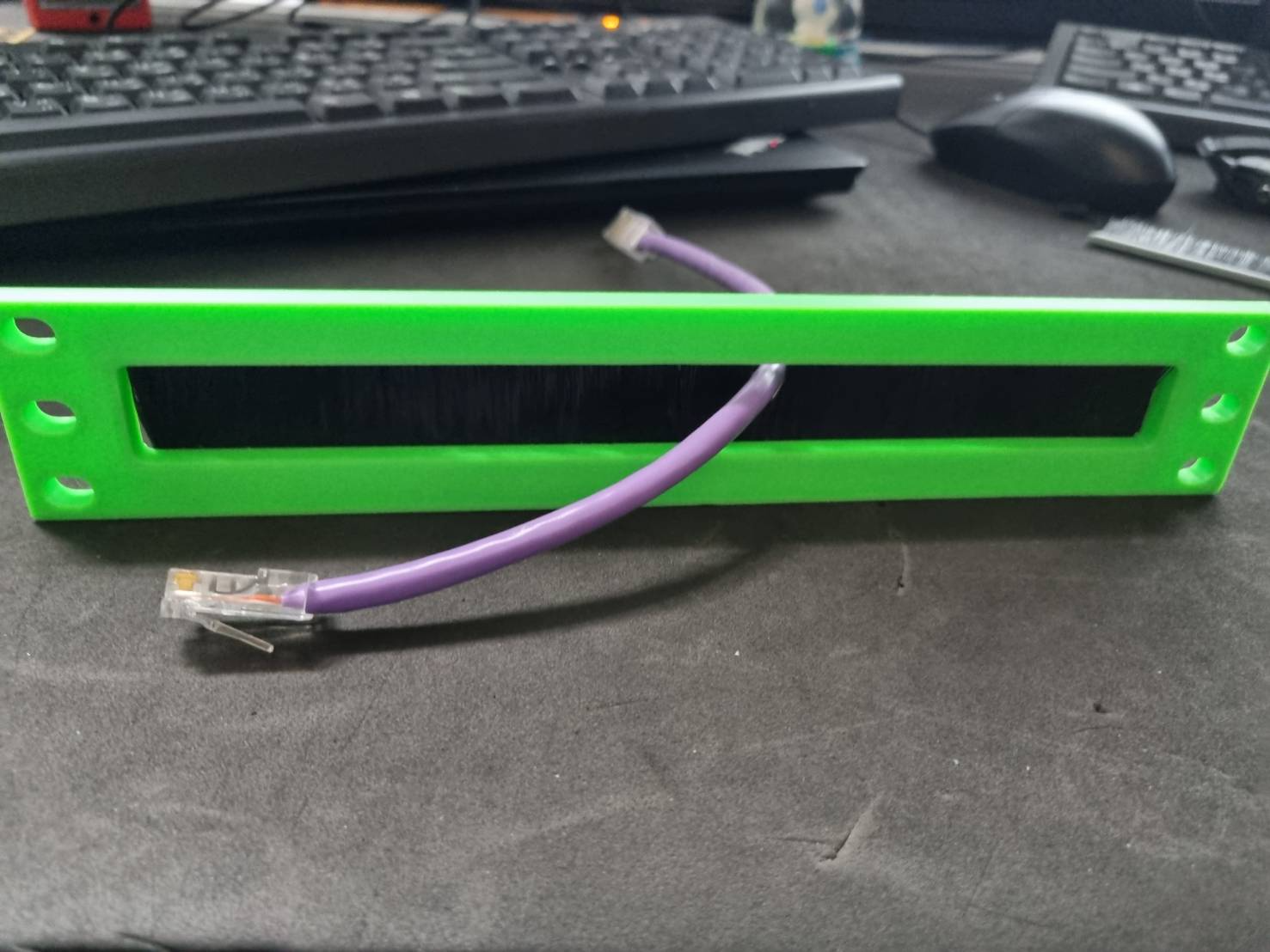10 INCH RACK MOUNT FOR CABLE BRUSH MANAGEMENT