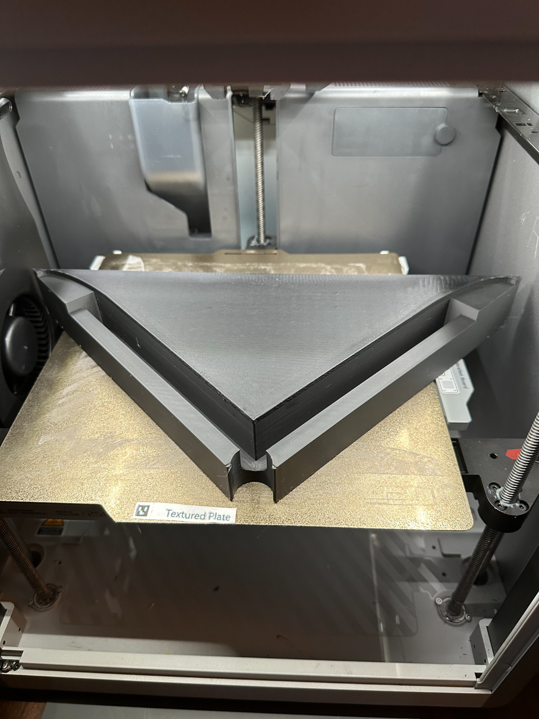 floating corner shelf and mounting bracket