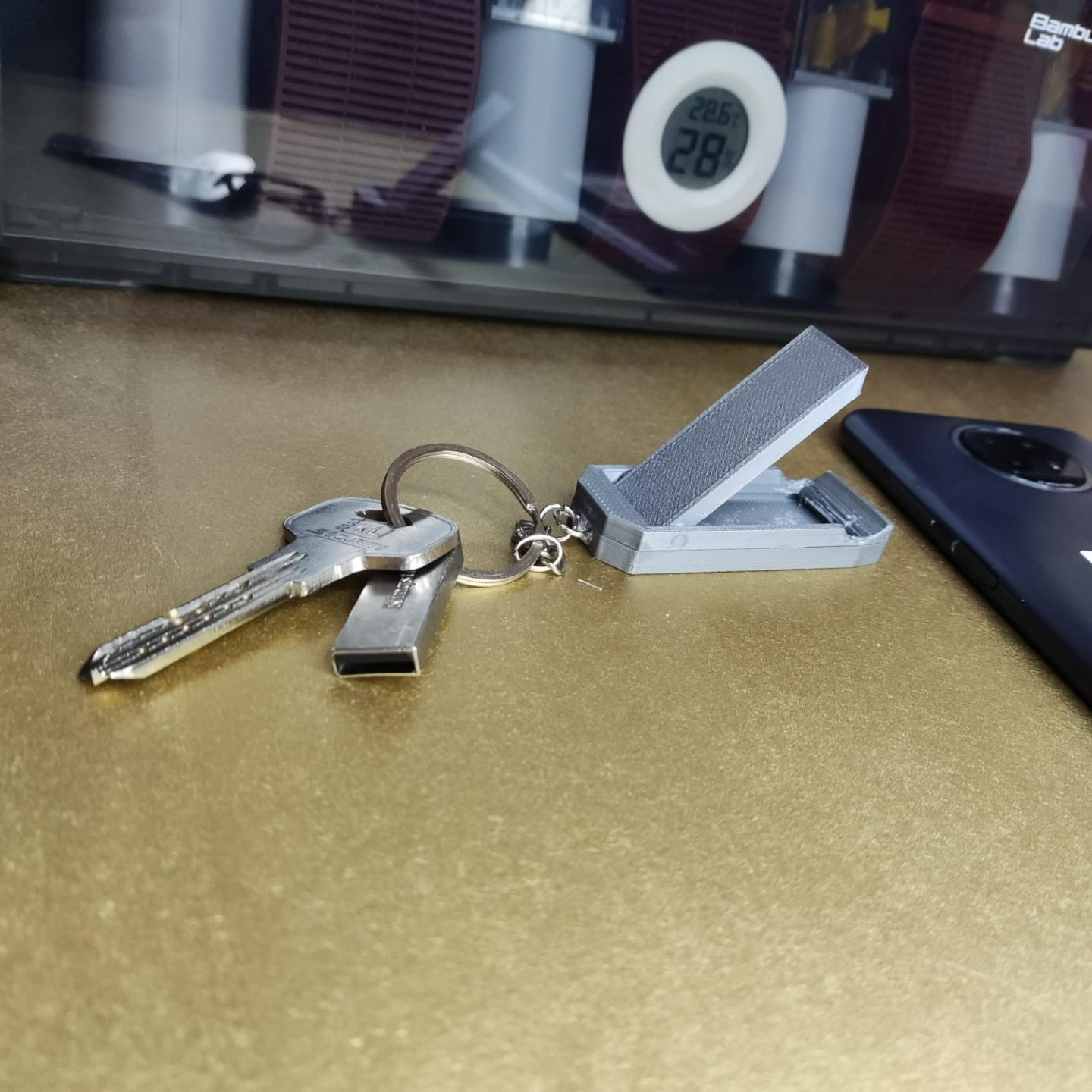 KEYCHAIN PHONE HOLDER BAMBULAB