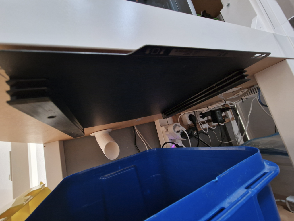 Buildplate holder 3x with holes for under desk