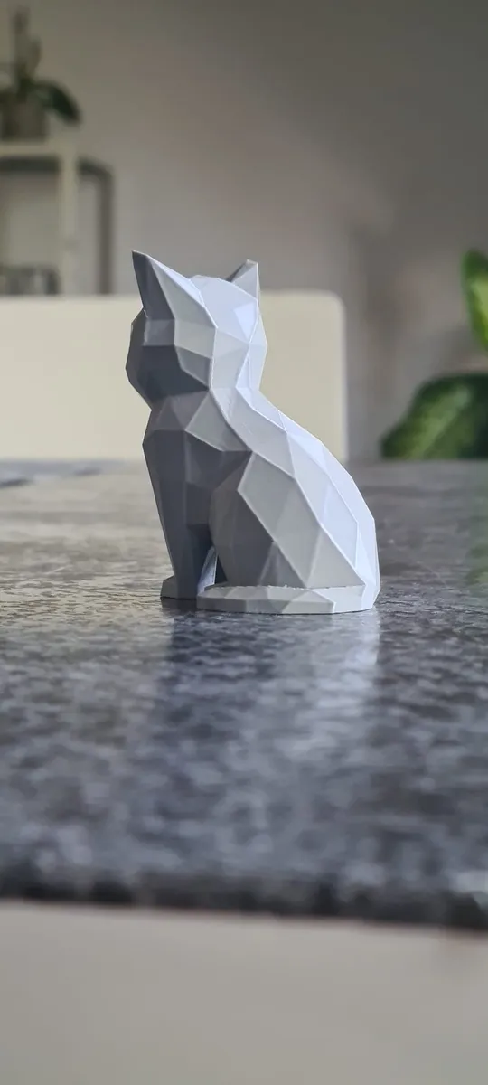 Low poly cat