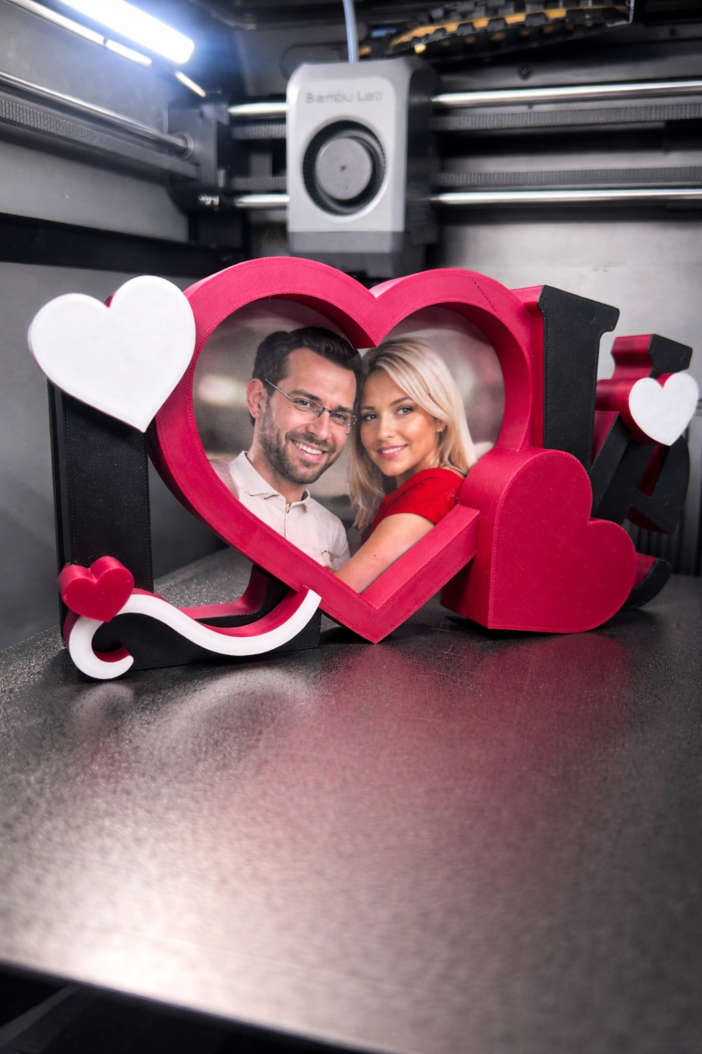 HEARTSTACK – Layered Magnetic Display Stand