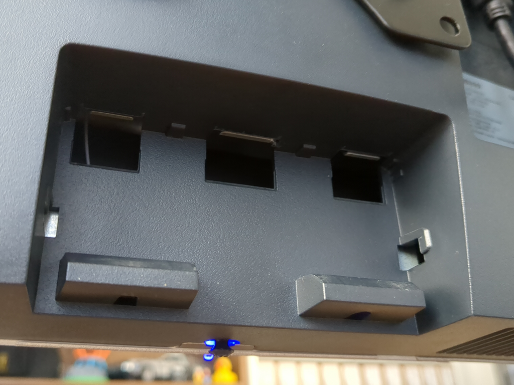 Under monitor shelf - Samsung C27JG50QQU
