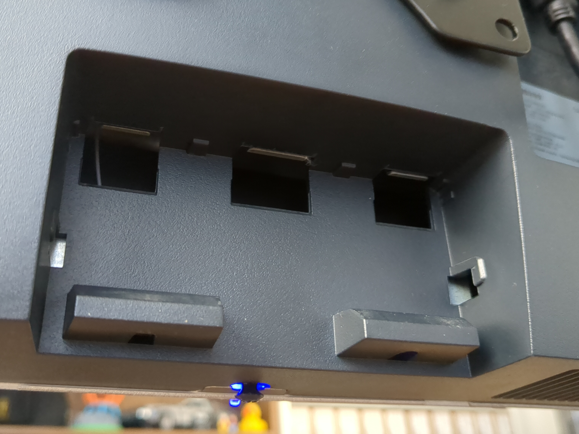 Under monitor shelf - Samsung C27JG50QQU