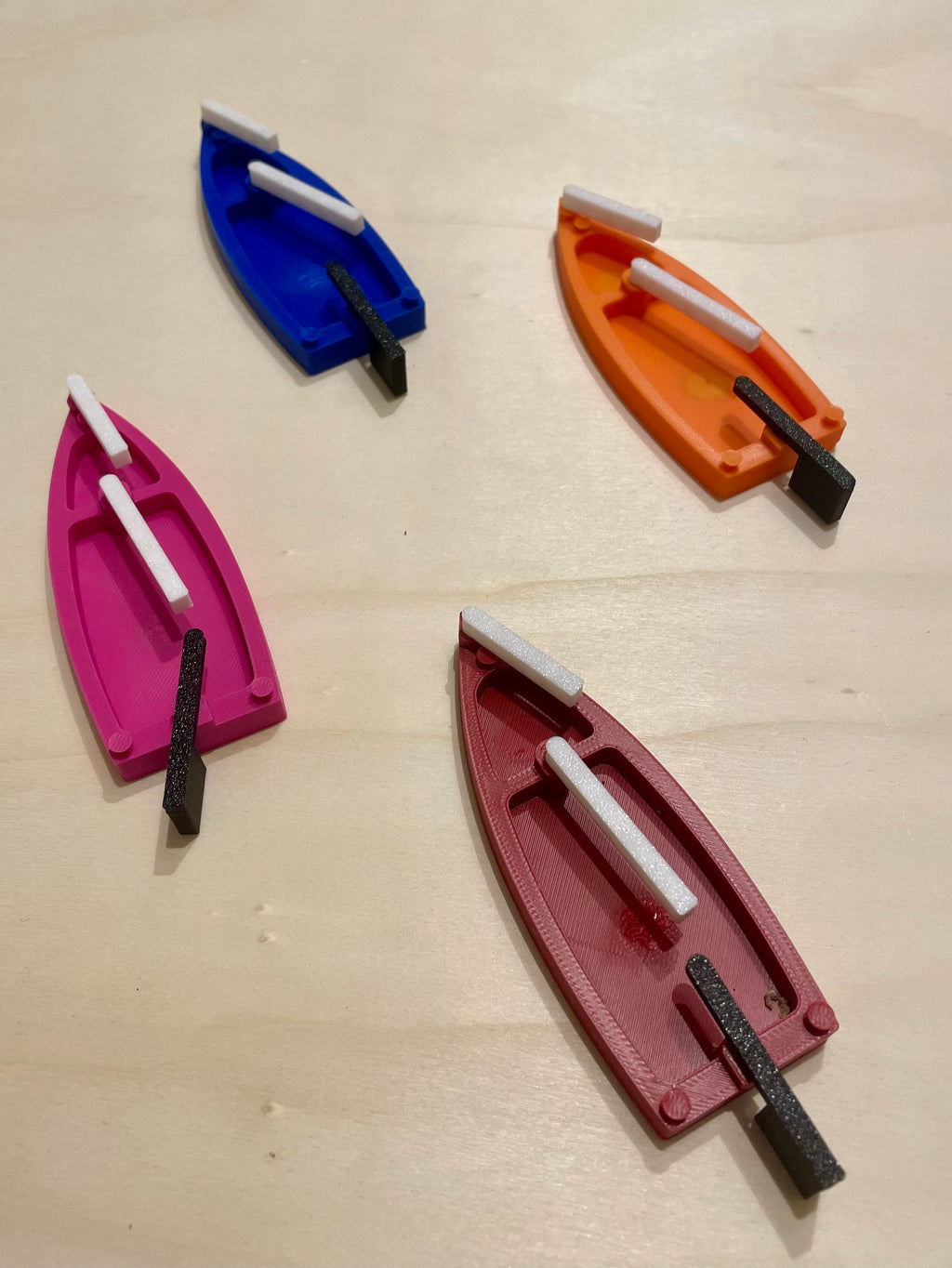 Mini balises et bateaux de formation magnétiques