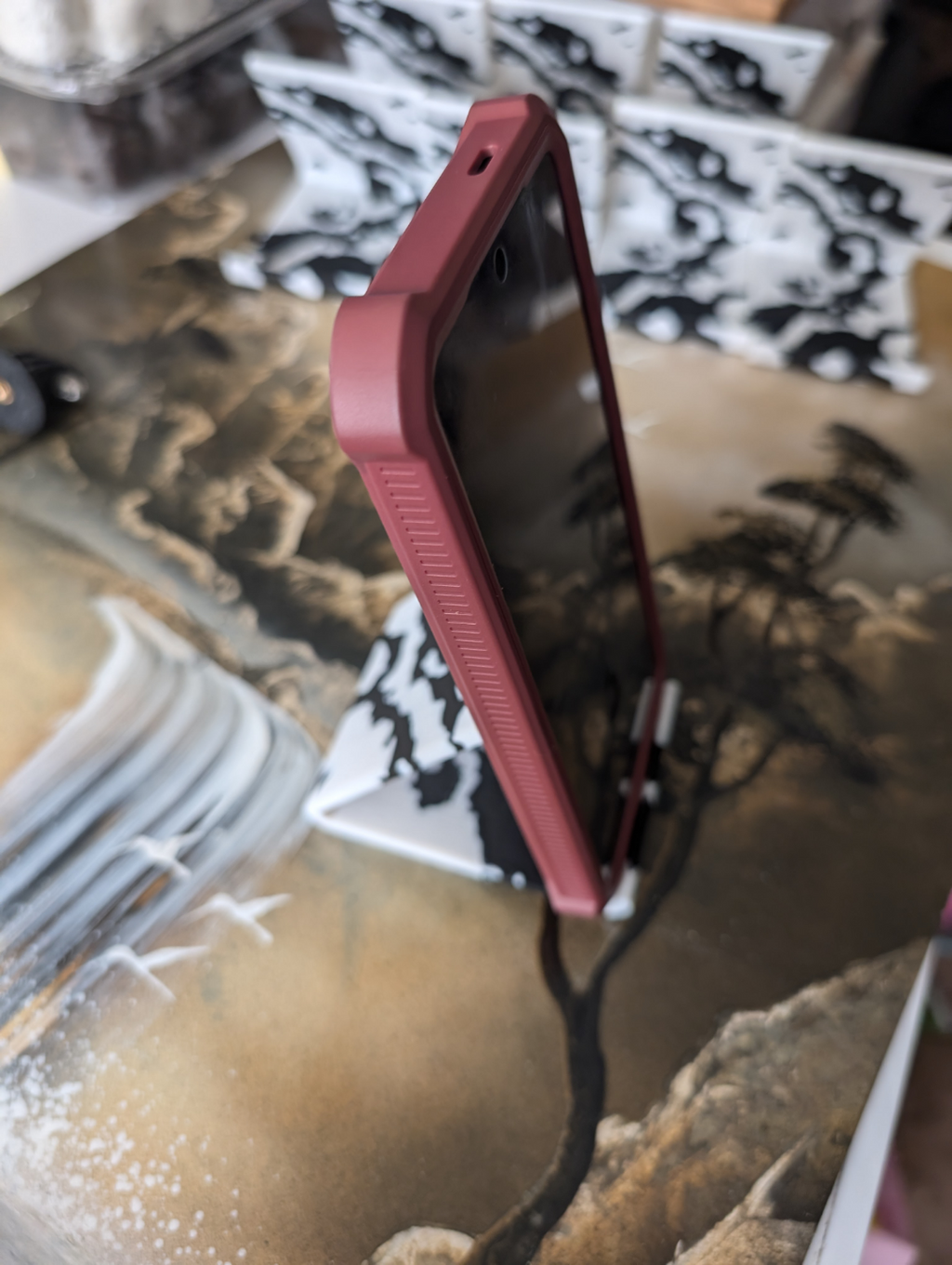Marbled Phone Stand