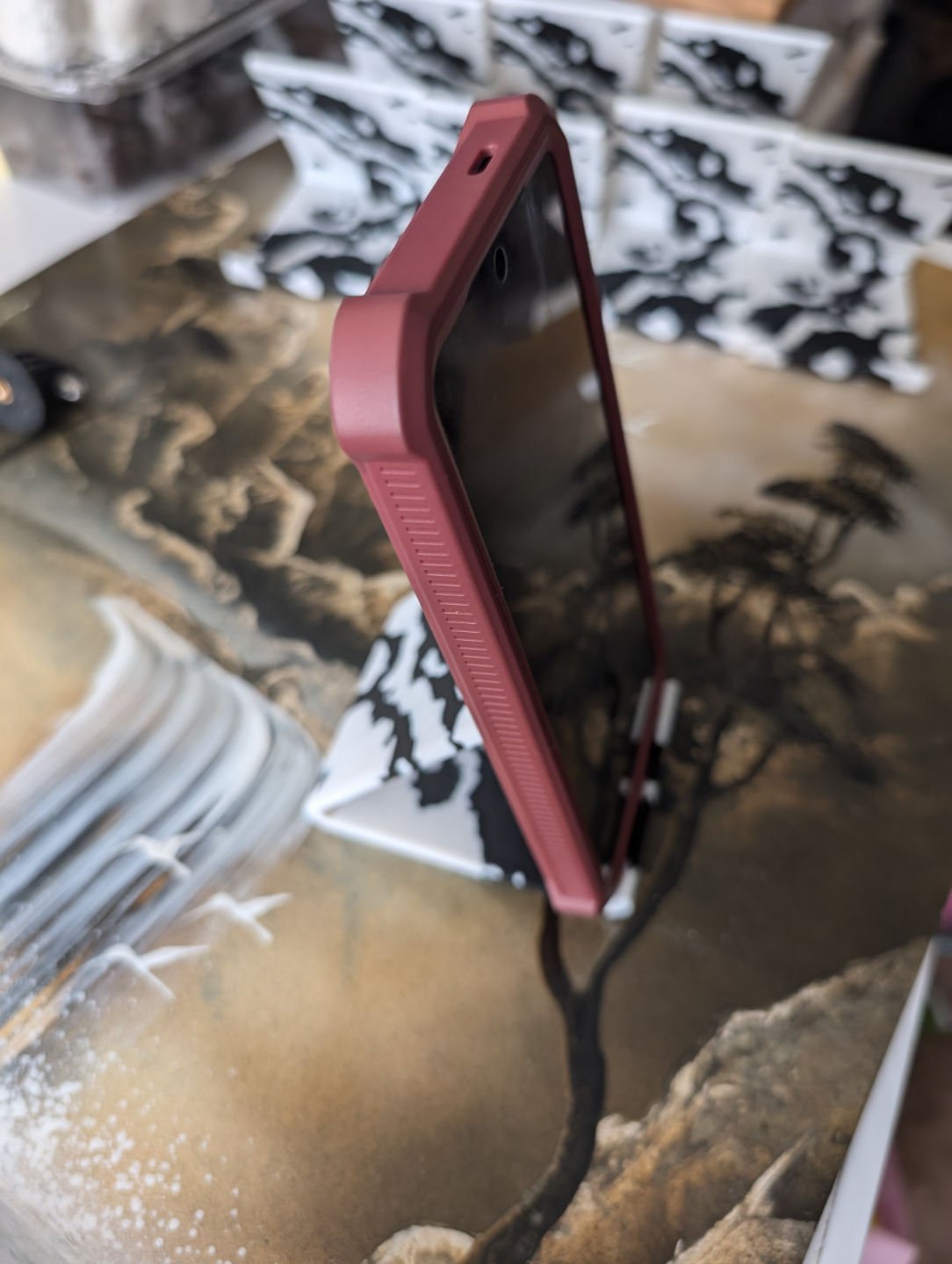 Marbled Phone Stand