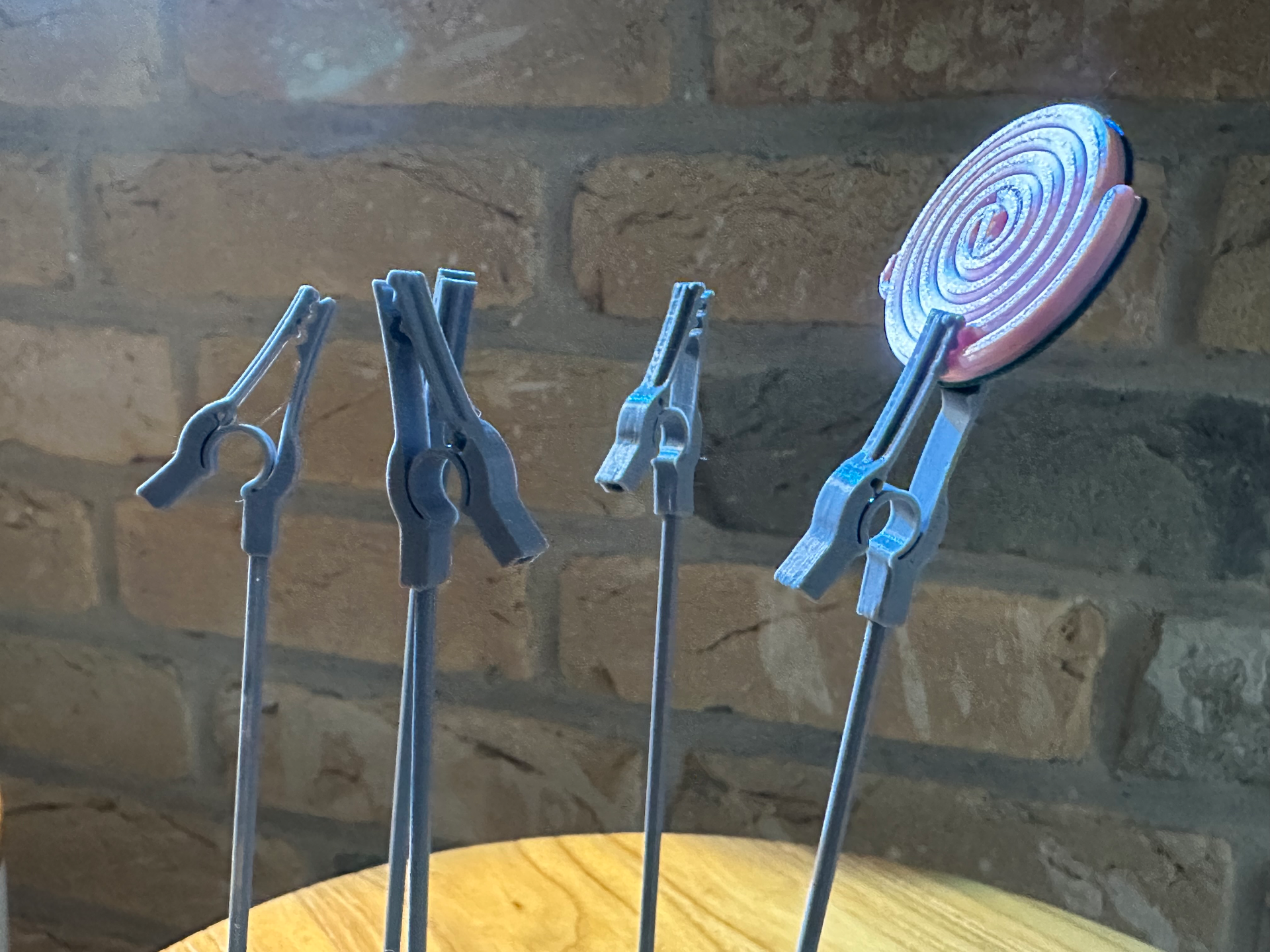 Versatile Dragon Clip - Vielseitige Drachenklammer (alligator clips for Airbrush and Filament-Clip)