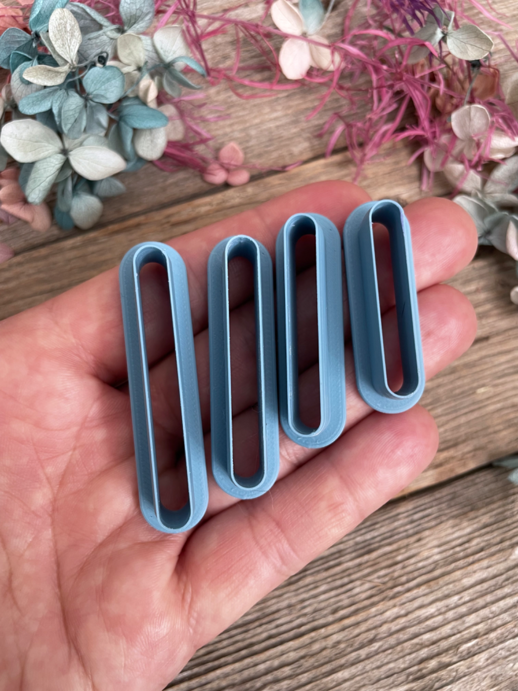 Thin Pill Earring Cutters