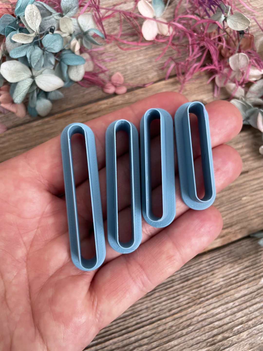 Thin Pill Earring Cutters