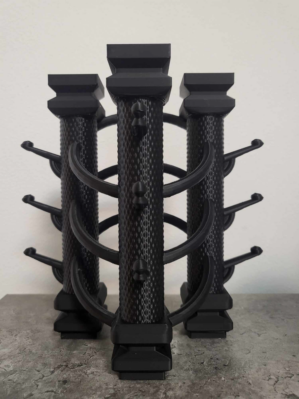 Glasses_stand_by_Gampi