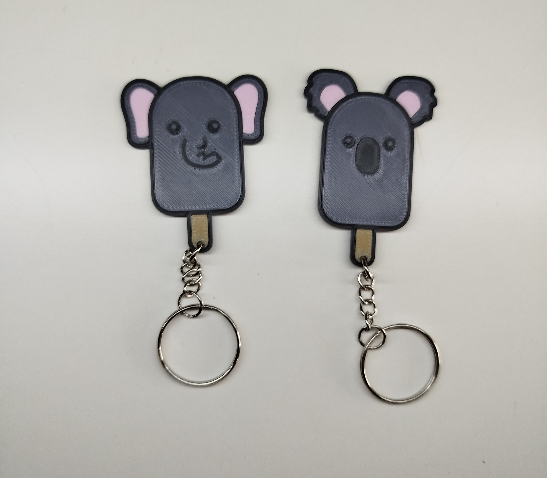 PACK OF 22 CUTE ANIMALS KEYCHAINS