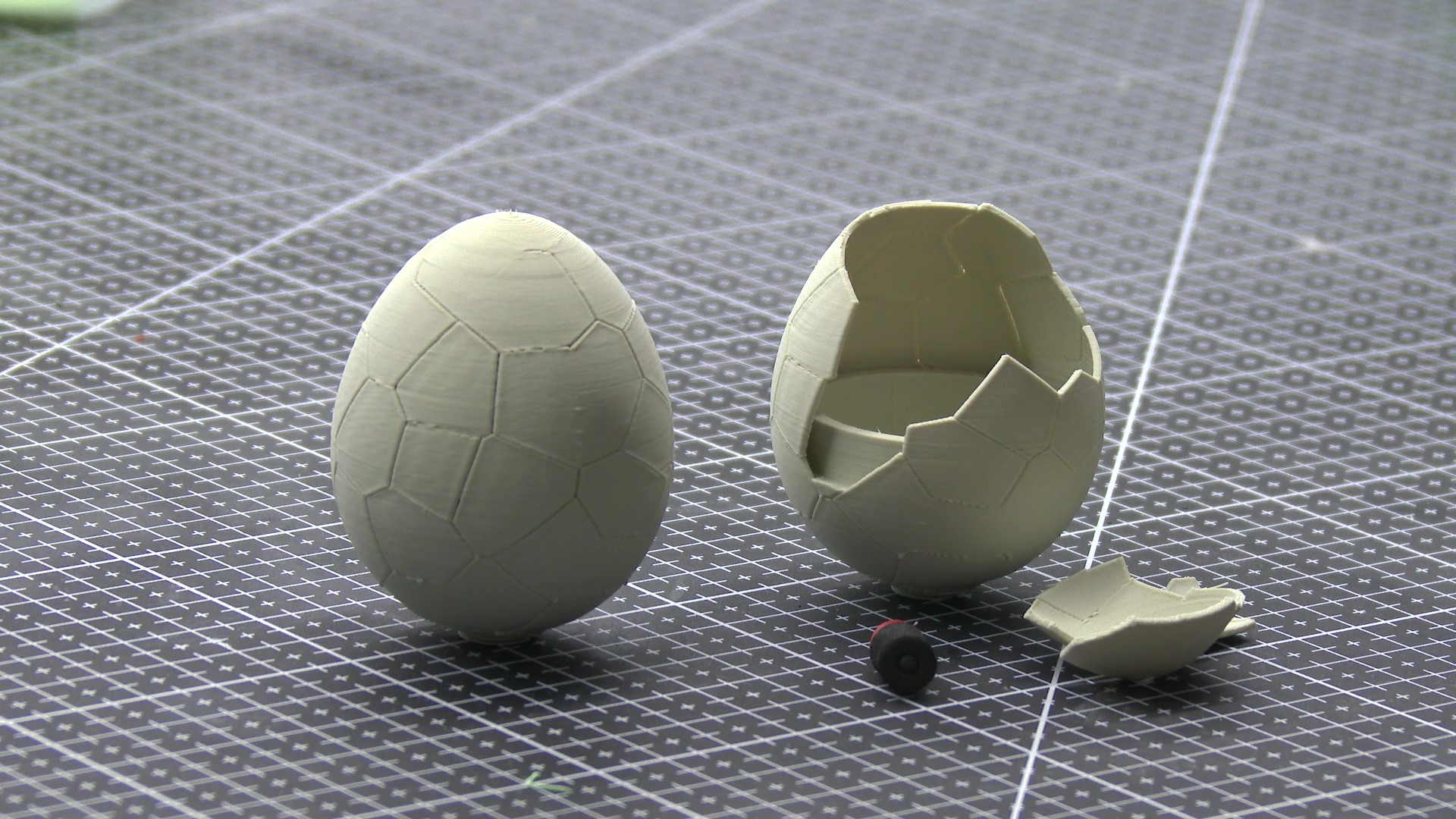 breakable Easter egg with cracks