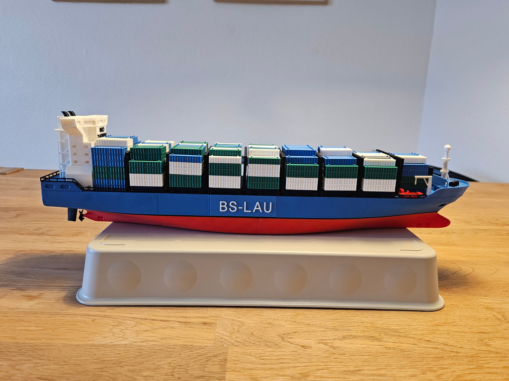 Container ship 1:400