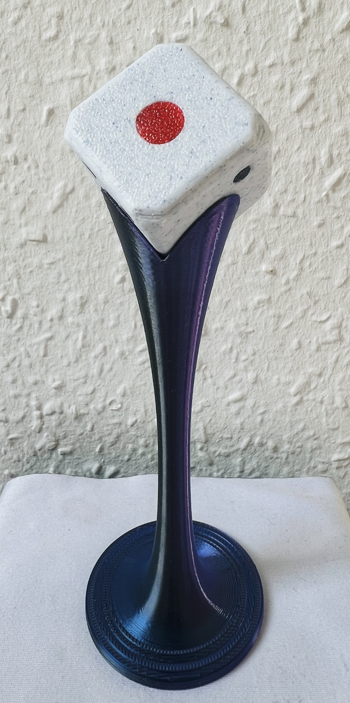 Big dice with custom stand