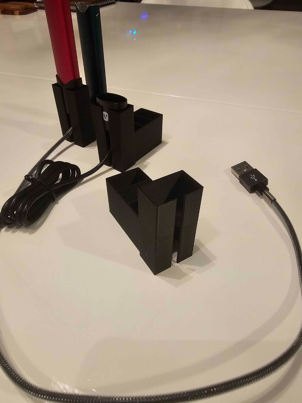 Vuse Alto Charger and Battery holder 3 slot