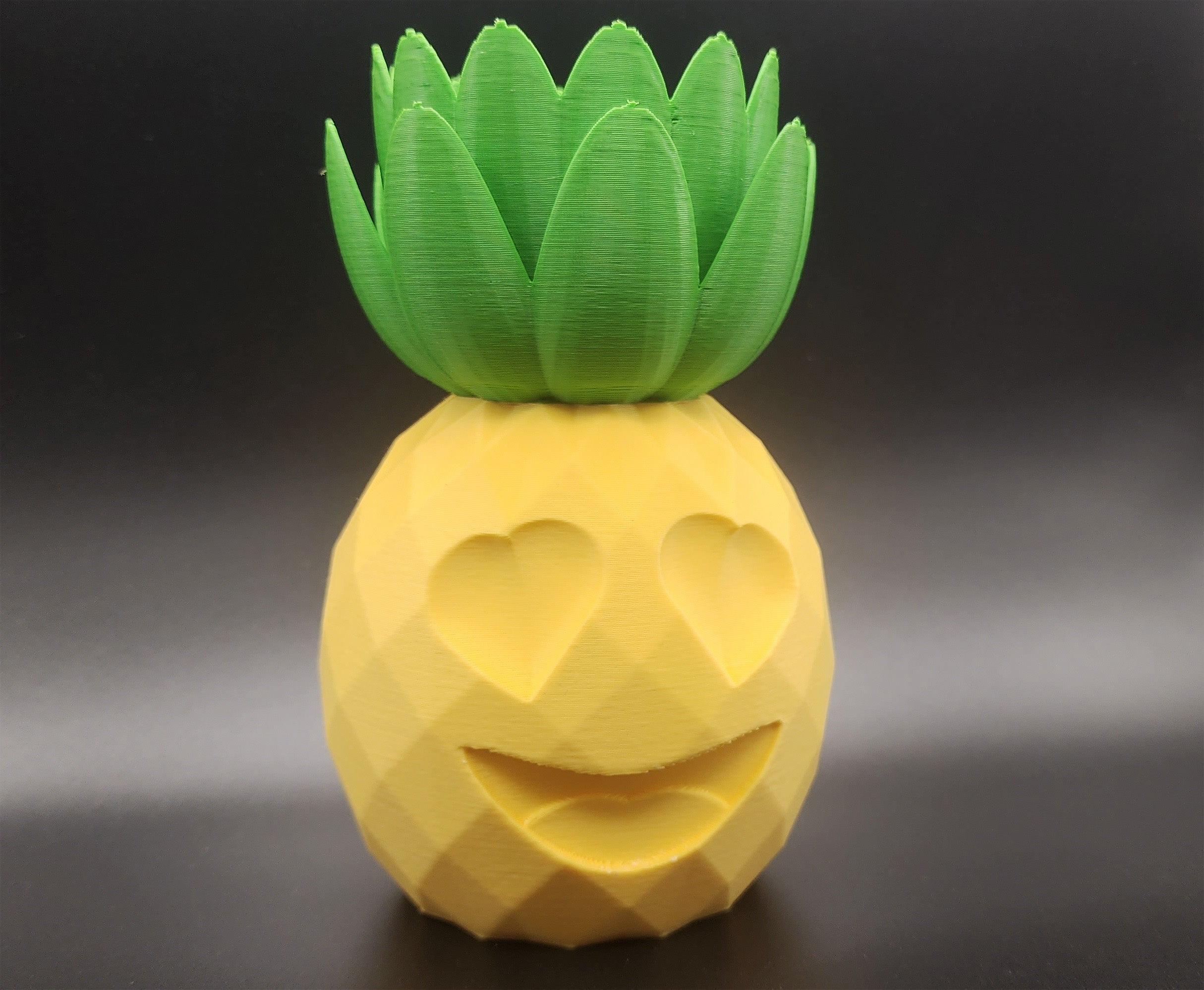 ♡♡ Heart-Eyed Pineapple Planter w/drainage or solid