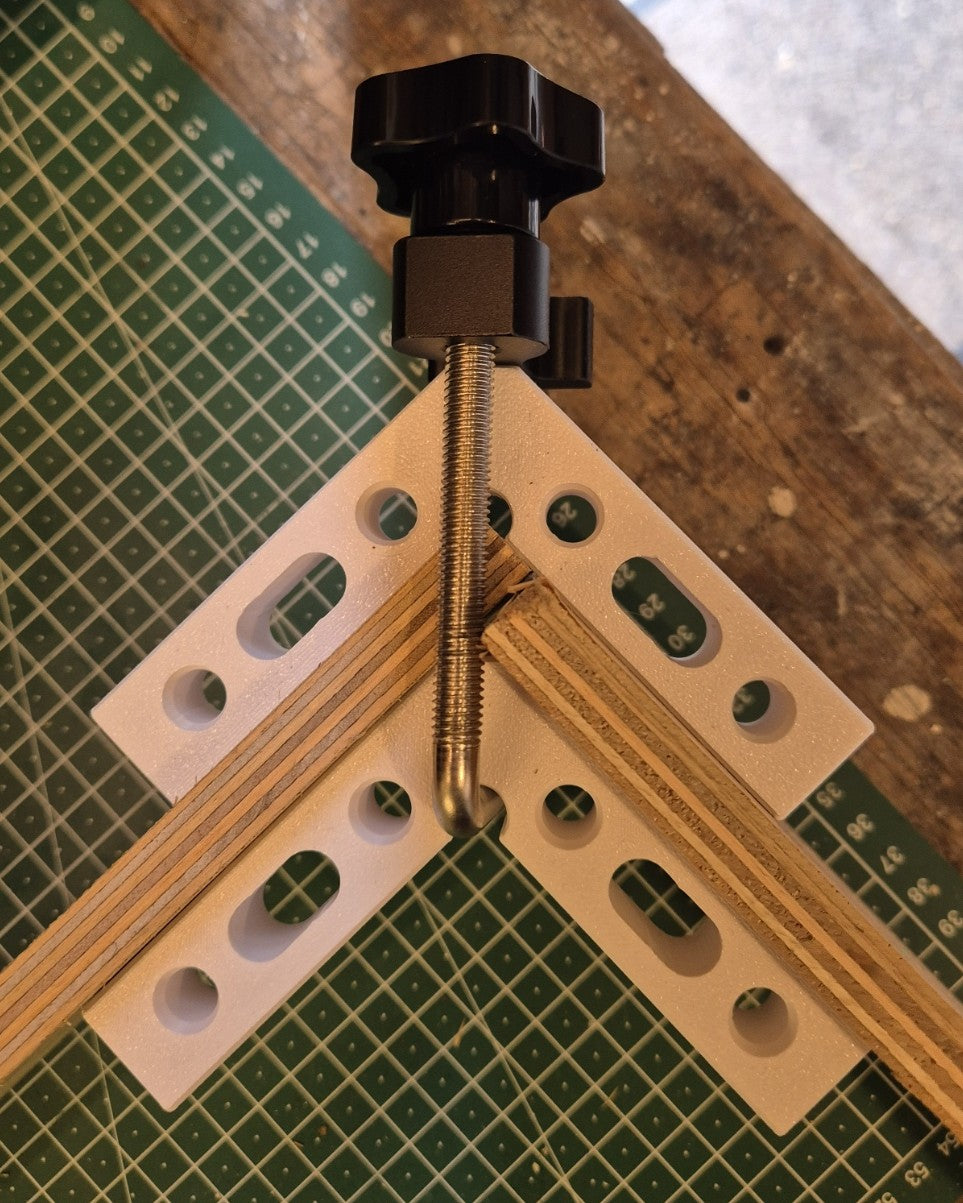 Corner Clamp 90x90mm with hanger