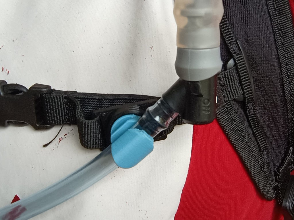 Camelbak tube clip with magnet
