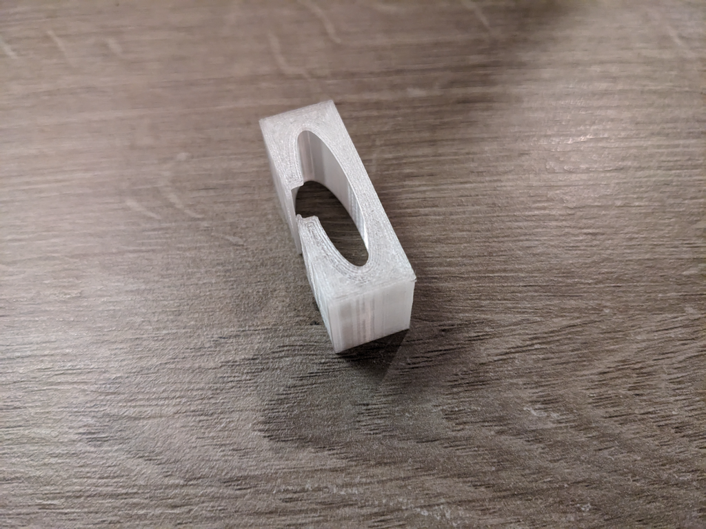 USB cord holder. clip 20mm width.