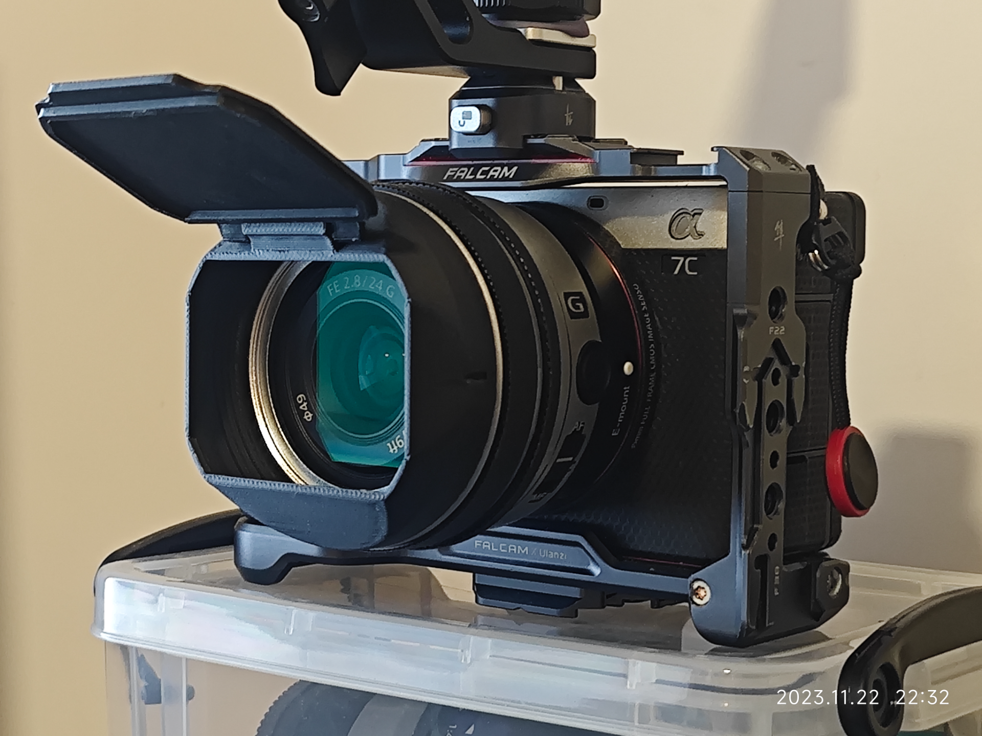 Sony 24mm F2.8 G Alternative Lens Hood