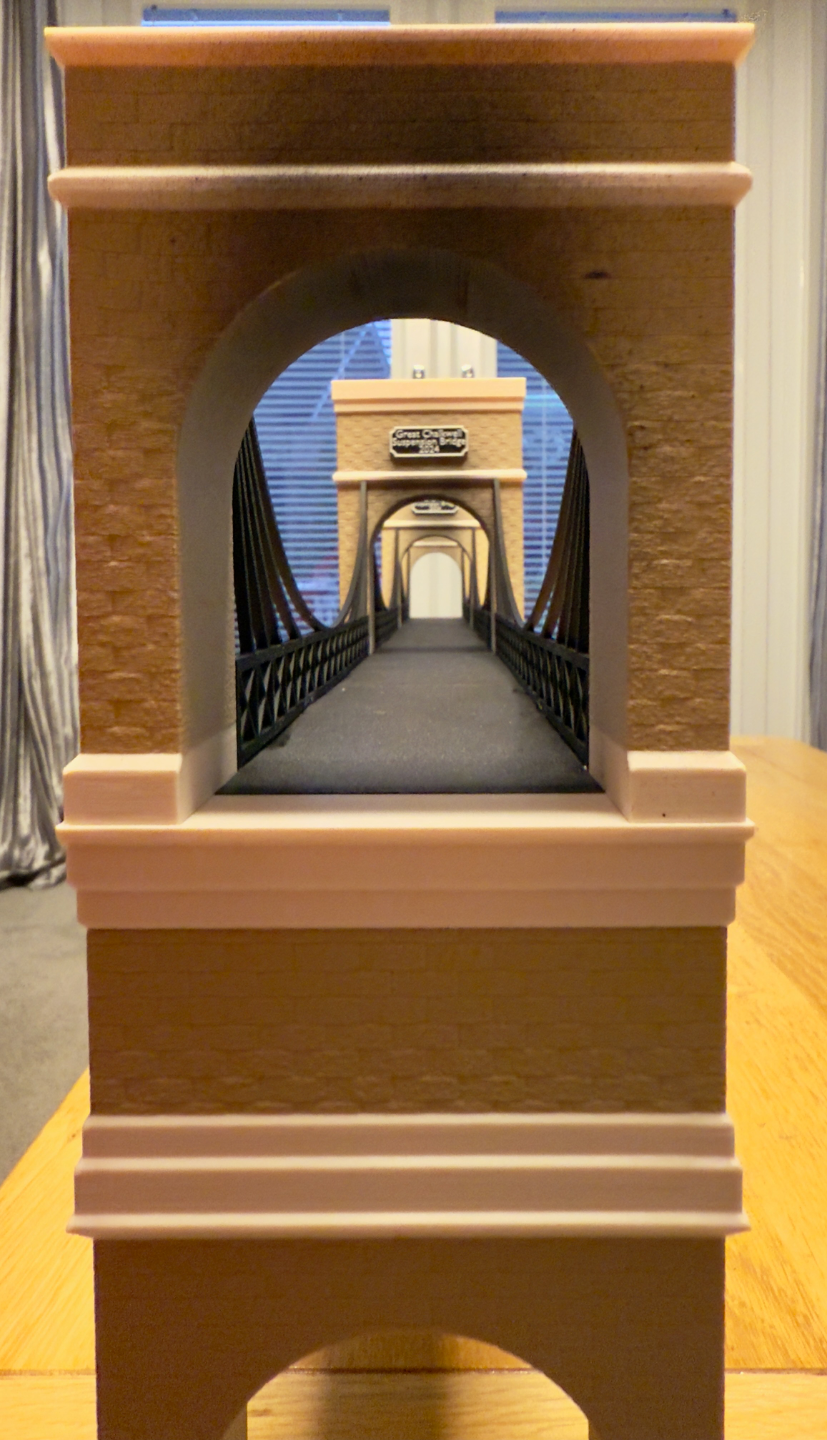 00 Gauge Train suspension bridge