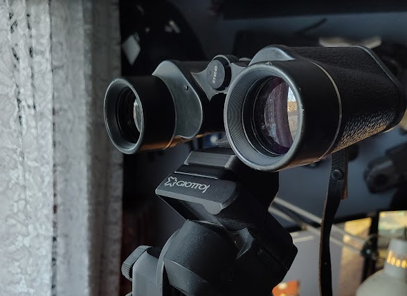 Binocular Tripod Adapter with 1/4-20 threads