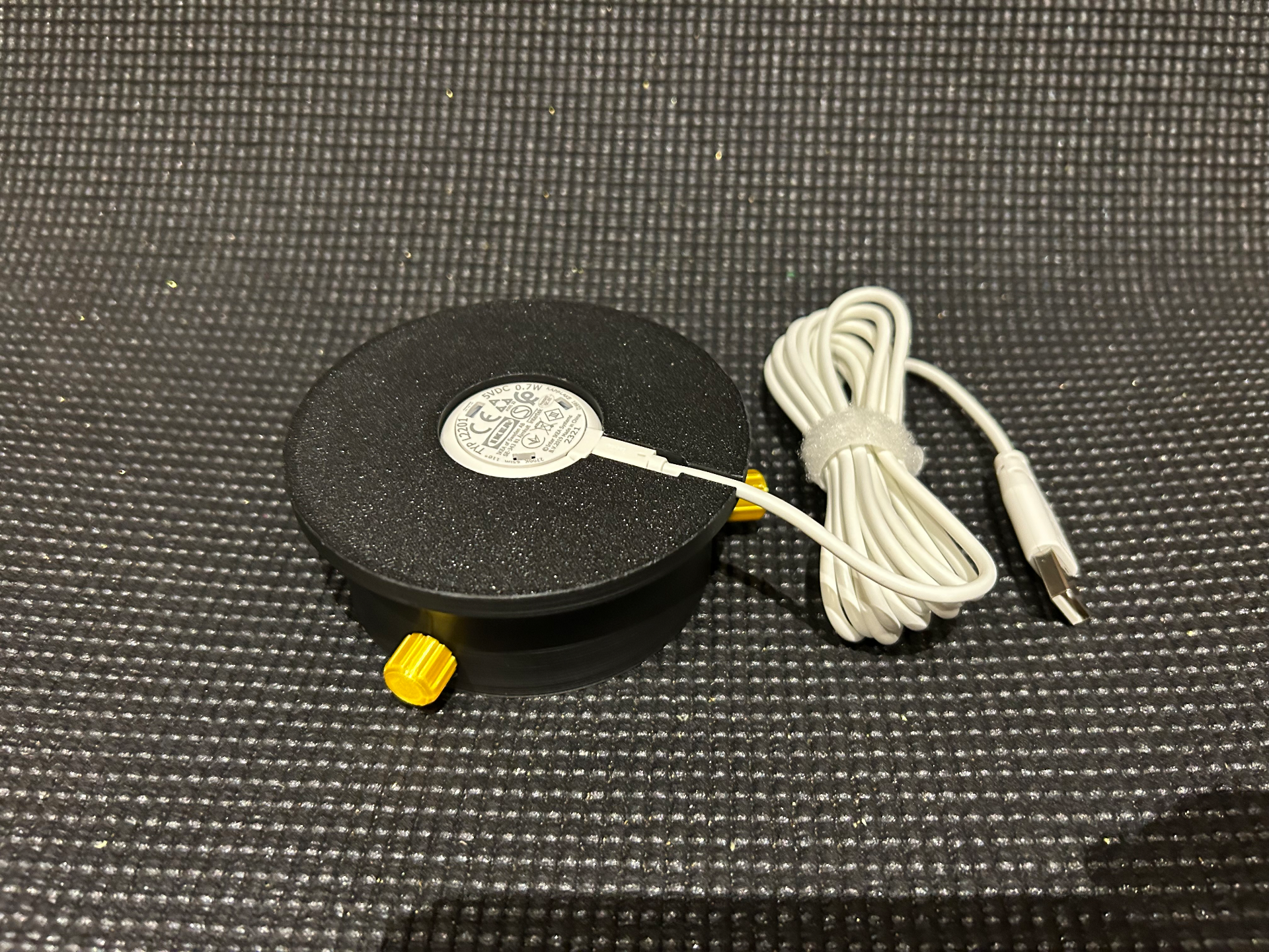 Lithophane globe base with screws