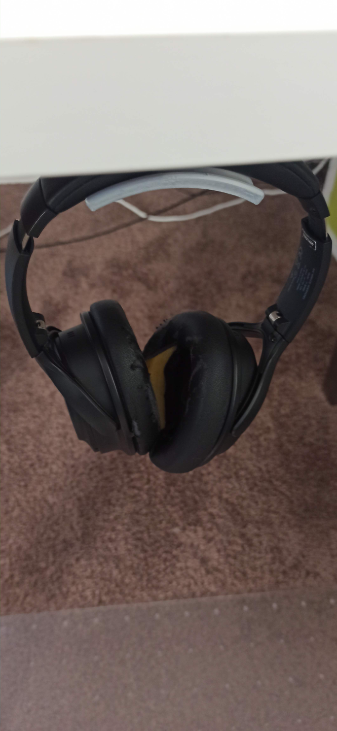Under desk headphone holder - less material