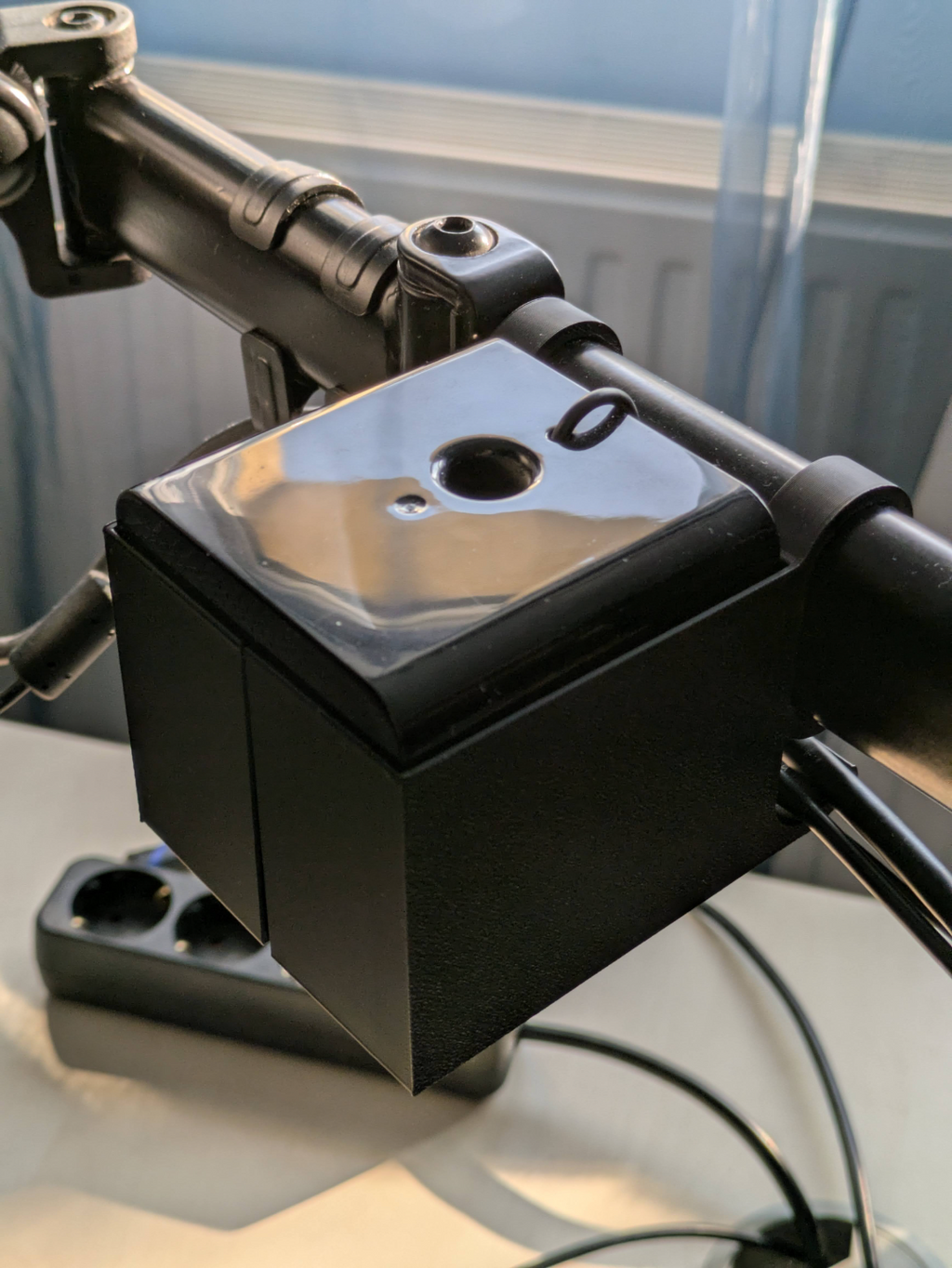 Monitor arm mount for Hama speakers